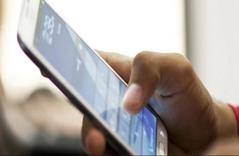 دفع الفواتير عبر الهاتف المحمول يعرضك للإفراط في الإنفاق