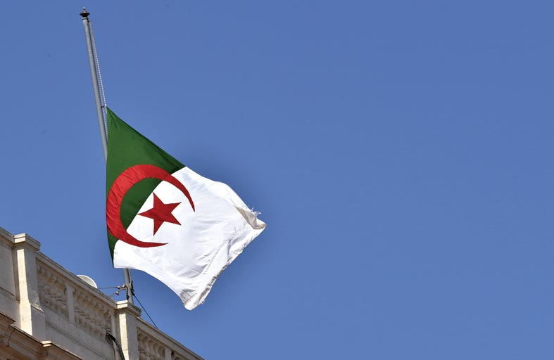 الجزائر تعلن الحداد الوطني على بوتفليقة