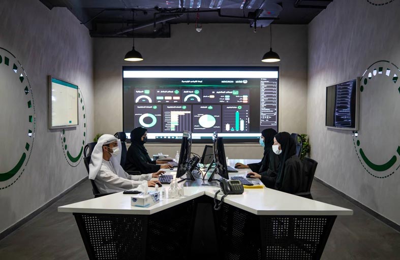 3 طلبة متعاونين يساهمون في إدارة منظومة المشاريع في شرطة دبي