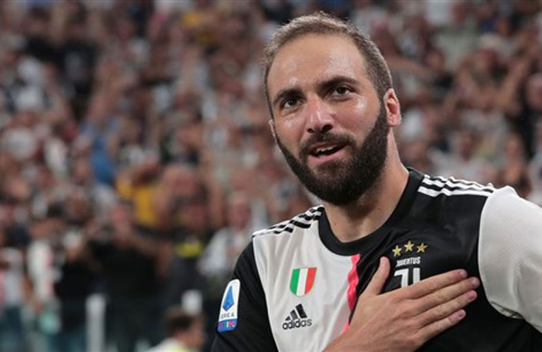 مشوار هيغواين مع اليوفي يقترب من الانتهاء