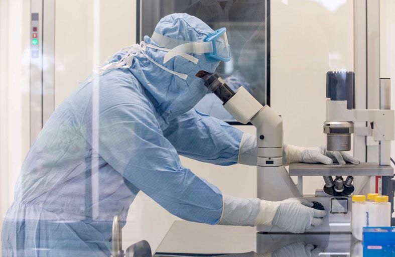 مسؤولون: معظم جرعات لقاح كورونا في أمريكا لم تُستخدم 