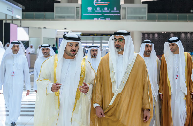 خالد بن محمد بن زايد يشهد افتتاح منتدى الاستثمار العالمي في أبوظبي بحضور عدد من رؤساء الدول 