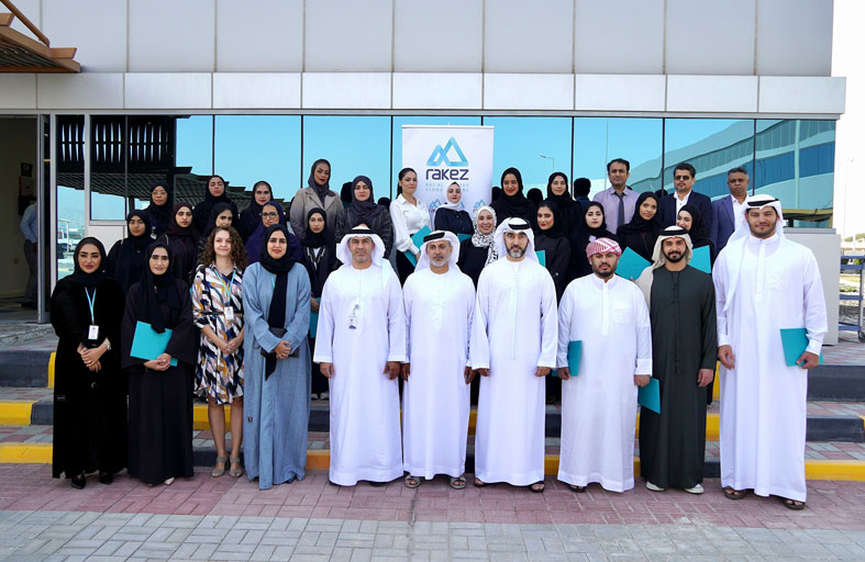 طلاّب كليات التقنية العليا يتألقون في تدريبهم الوظيفي لدى راكز الذي يهدف إلى ربط التعليم بالصناعة