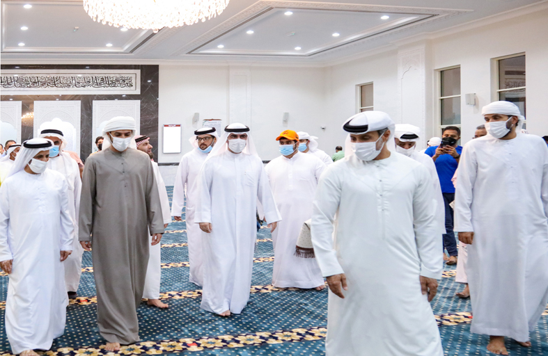 راشد النعيمي يفتتح مسجدا جديدا في عجمان