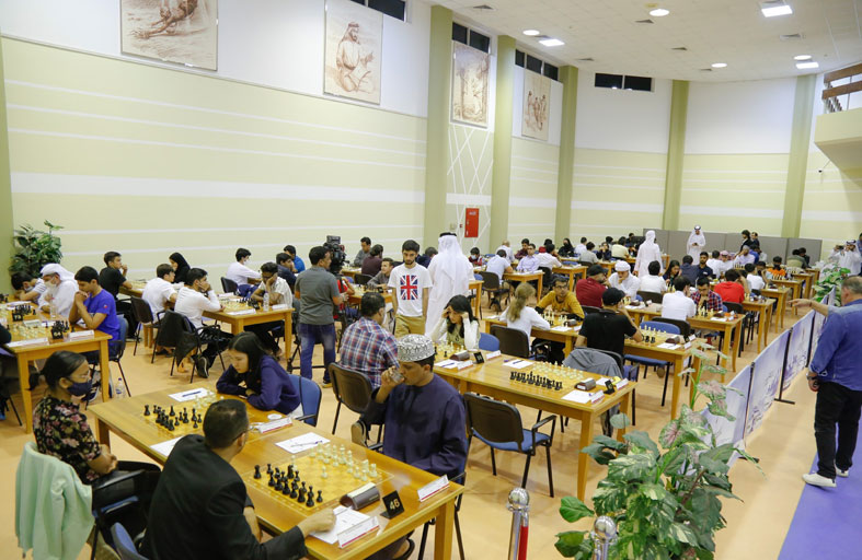 8 لاعبين يتقاسمون صدارة بطولة دبي المفتوحة للشطرنج