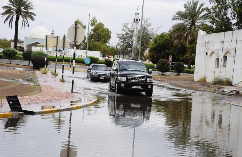 أمطار غزيرة بالعين