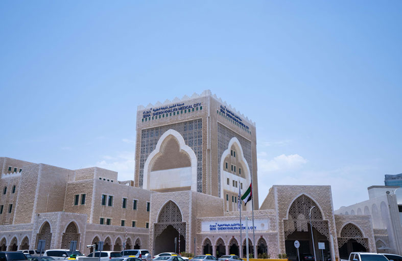 خليفة الطبية تعالج طفلا حديث الولادة  عانى من عيب خلقي في القلب