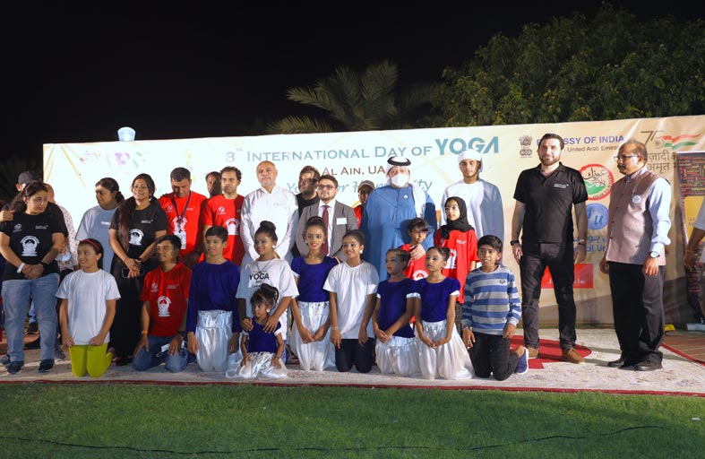 سعيد بن طحنون يشهد احتفالية العين باليوم العالمي لليوغا