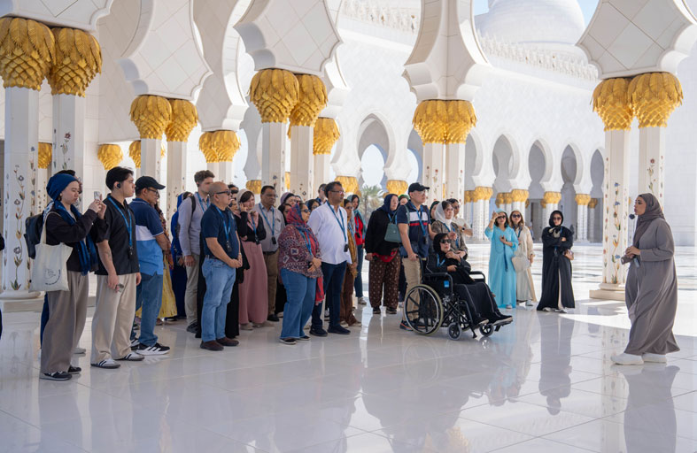 جامع الشيخ زايد الكبير في أبوظبي.. الوجهة الدينية الثقافية السياحية الأولى خلال إجازة العيد