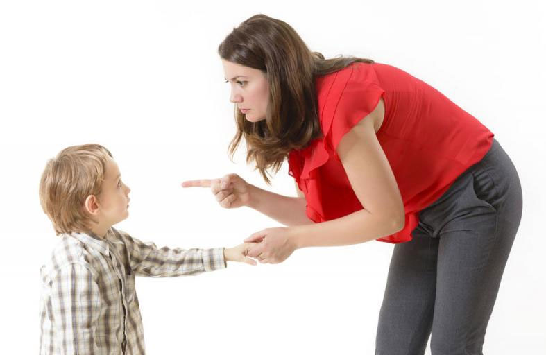 كيف تؤدب أطفالك دون تدمير معنوياتهم؟