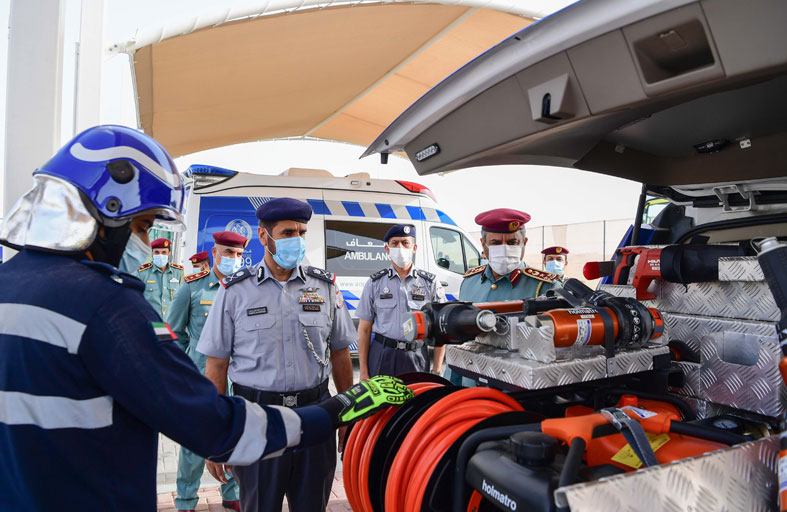 قائد عام شرطة أبوظبي يدشن وحدة رزين للإنقاذ والإطفاء والإسعاف