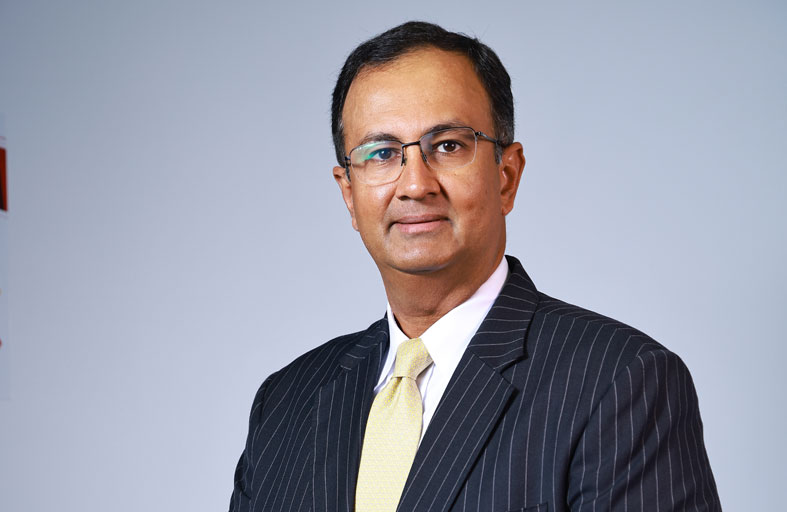 رأس الخيمة الوطني يعتزم التحول إلى بنك رقمي بلمسة إنسانية والتوسع في بنغلاديش