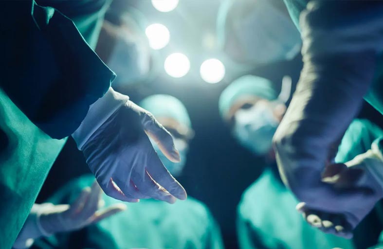 ورم بوزن 30 كغم ببطن امرأة 