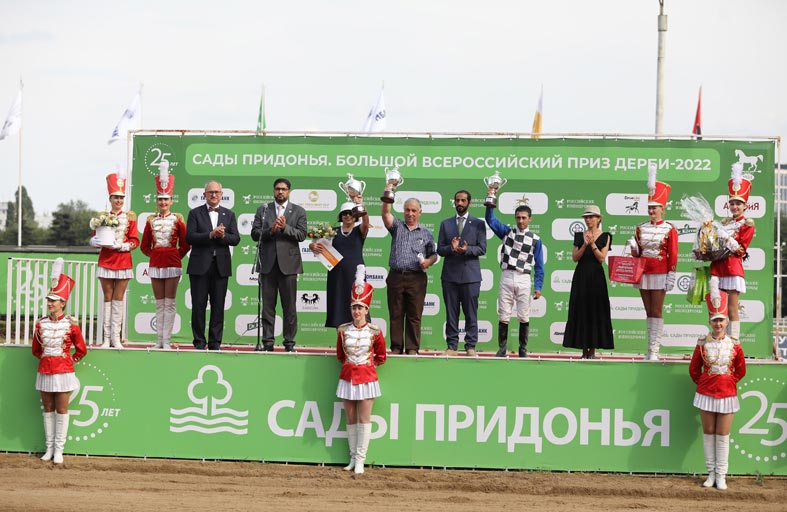 الجواد «ليجيونير» يتوج بطلا لكأس رئيس الدولة للخيول العربية في روسيا