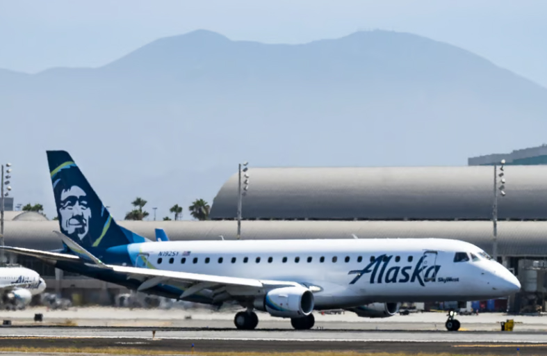 «مواد الهلوسة» وراء محاولة طيار تعطيل محركات طائرة 