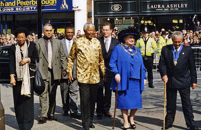 هكذا حافظ نيلسون مانديلا على لياقته البدنية...!