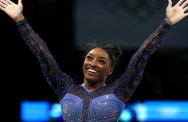 أسطورة الجمباز بايلز «مستاءة» من زملائها الرياضيين في باريس