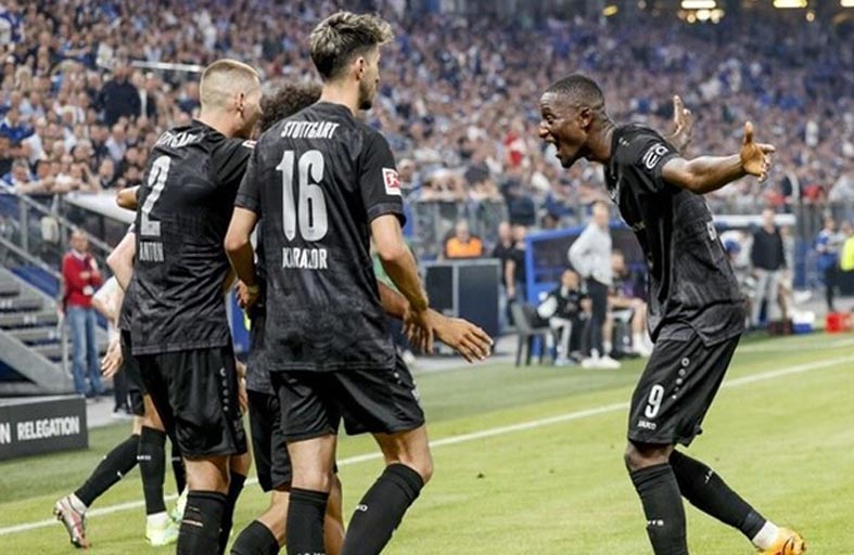 شتوتغارت يبقى في الدرجة الأولى على حساب هامبورغ 