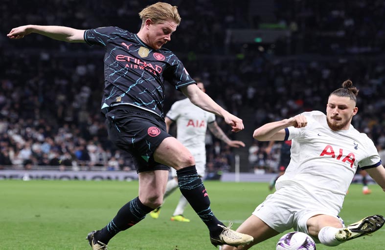 الدوري الإنجليزي.. مانشستر سيتي يفوز على توتنهام ويقترب من التتويج