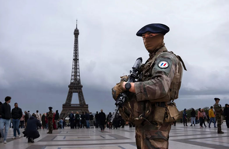 فرنسا تسرع من طرد الإرهابيين والمُتطرّفين