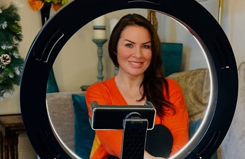 كذبة أبريل تورط مذيعة شهيرة في موقف محرج