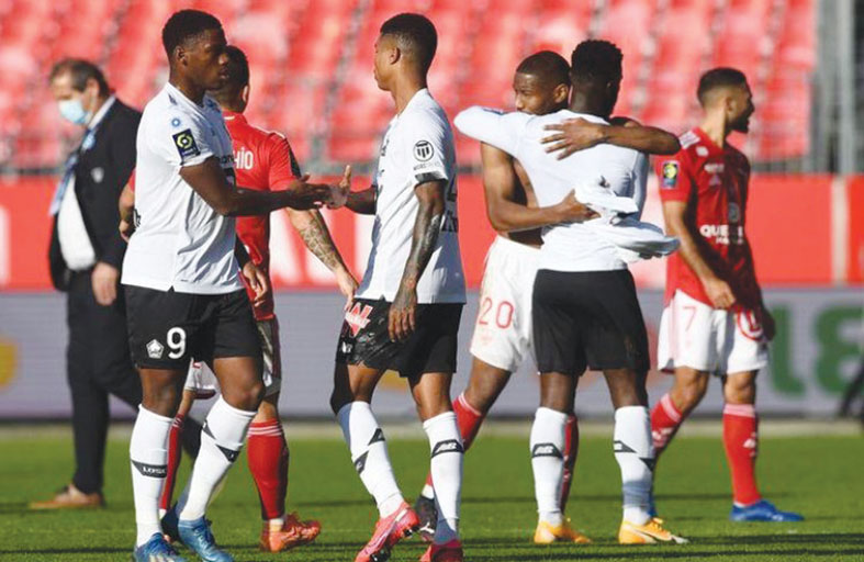 ليل يتلقى خسارته الأولى وموناكو يهزم نيس 