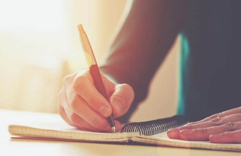 جمع حليب.. سؤال يثير ضجة في مصر