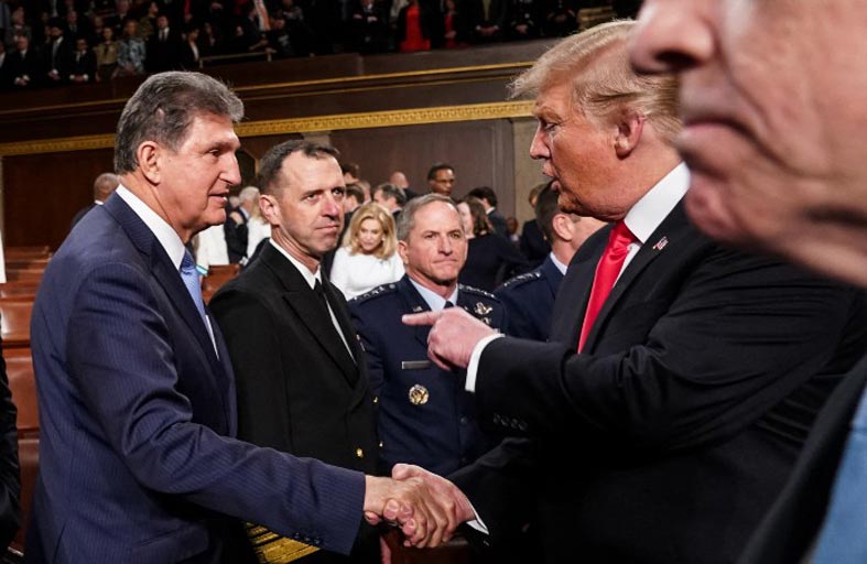 جو مانشين، شوكة في خاصرة جو بايدن...!