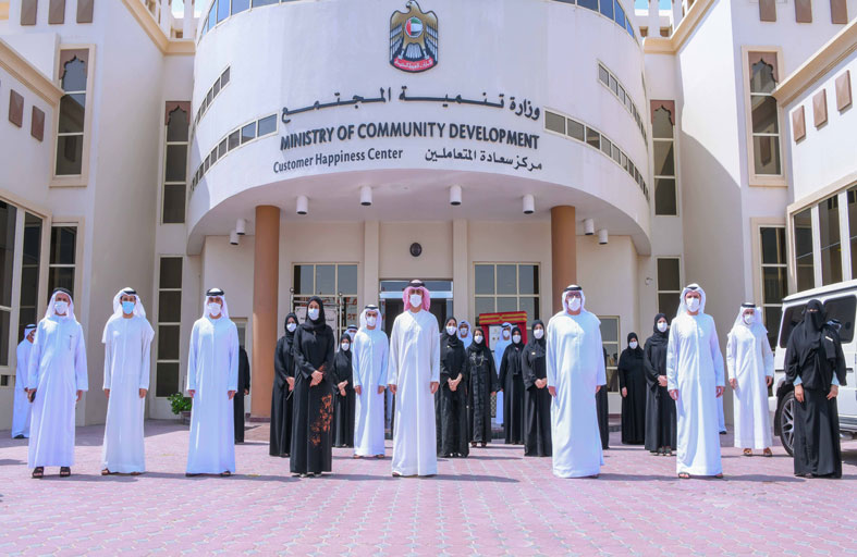 عمار النعيمي يزيح الستار عن لوحة 5 نجوم في مركز سعادة المتعاملين التابع لوزارة تنمية المجتمع بعجمان