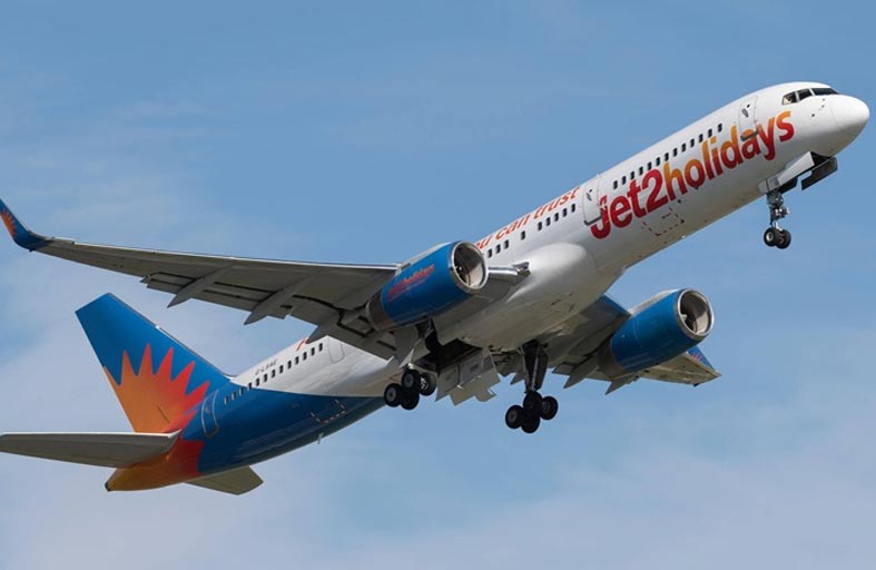 طائرة تعلن حالة الطوارئ بسبب طائر!