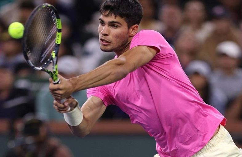 ألكاراس وشفيونتيك وجابر إلى الدور الثالث في إنديان ويلز 