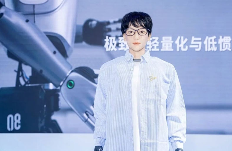 أول روبوت يلتحق بالدكتوراة في الدراما والسينما