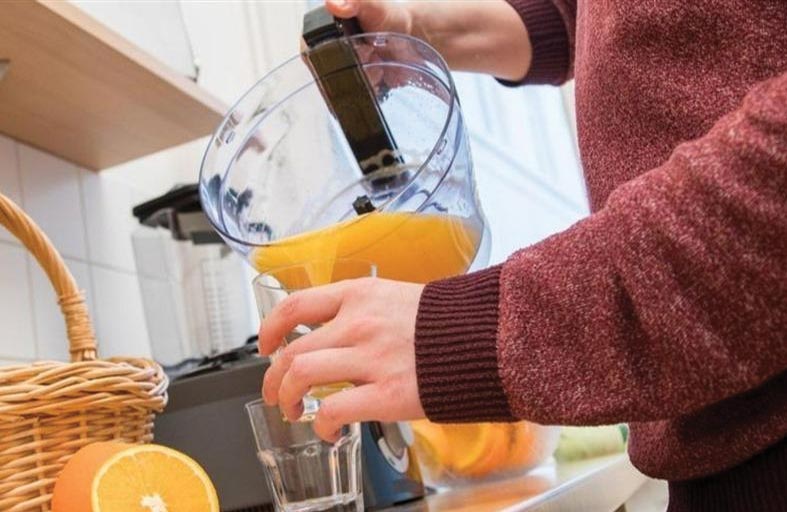 لماذا يُفضل تناول أقراص الحديد مع عصير البرتقال؟