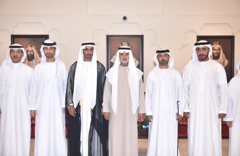 نهيان بن مبارك يحضر أفراح الشامسي في مجلس البطين