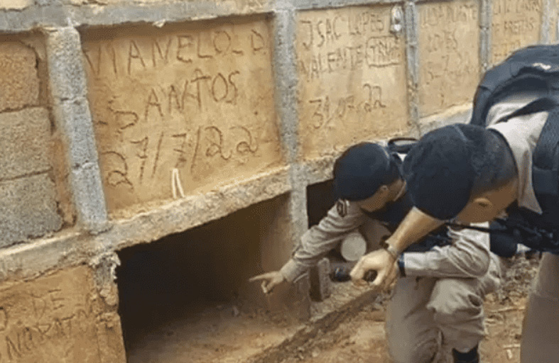 نجت بأعجوبة بعد دفنها حية 10 ساعات