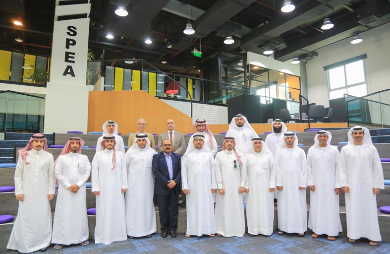 هيئة الشارقة للتعليم الخاص تستعرض مشروعها الرائد (أولادكم في مأمن) للحافلات المدرسية