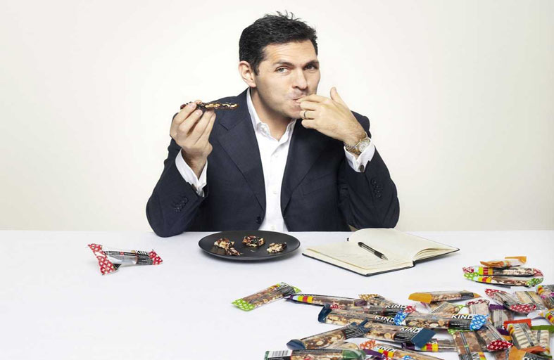 عادتان غذائيتان شائعتان تسببان الإفراط  في تناول الطعام واكتساب الوزن الزائد