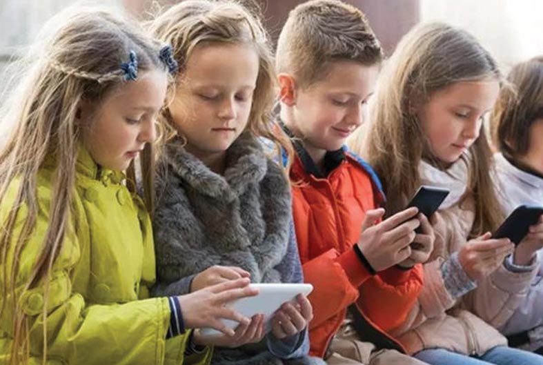 أستراليا تحظر وسائل التواصل الاجتماعي على الأطفال