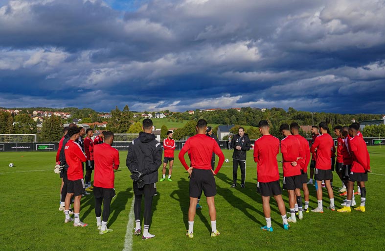 الأبيض يؤدي أول حصة تدريبية في النمسا وأروابارينا يرحب باللاعبين الجدد