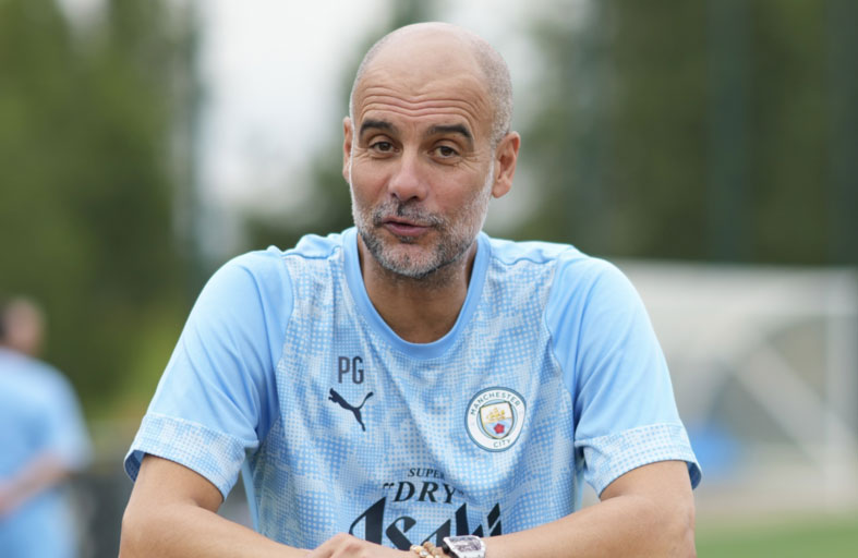 غوارديولا يتغزل بصفقات مانشستر سيتي الجديدة