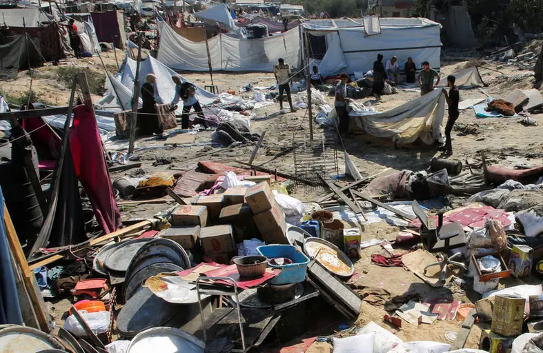 ضحايا بغارات إسرائيلية على خيام نازحين في غزة 