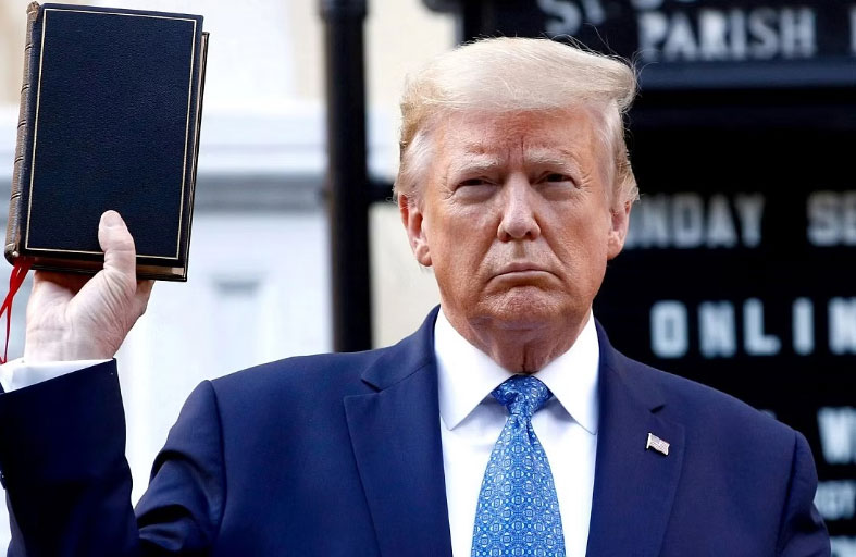 كتاب رسائل إلى ترامب يستدرج اعتراضات قانونية قبل نشره الشهر القادم