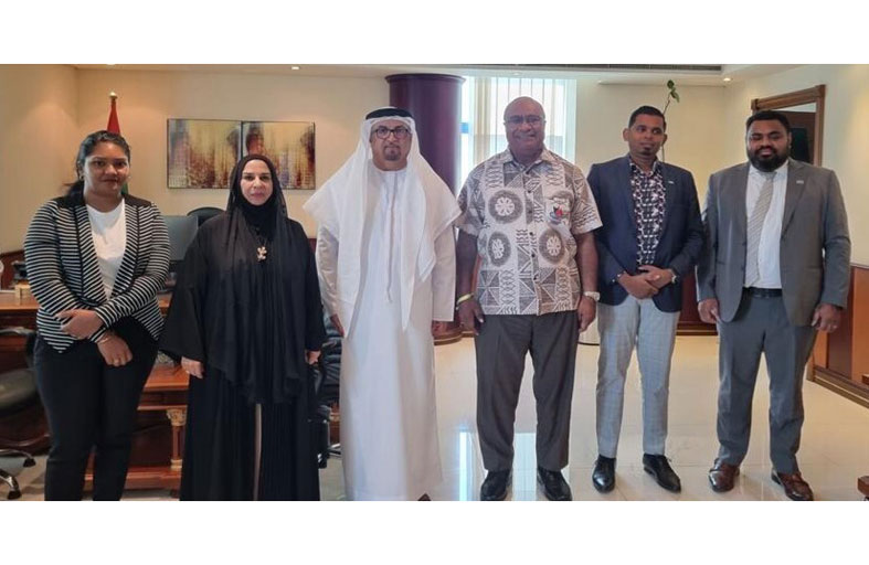 أمين عام غرف الإمارات ونائب رئيس وزراء فيجي يبحثان سبل تعزيز علاقات القطاع الخاص