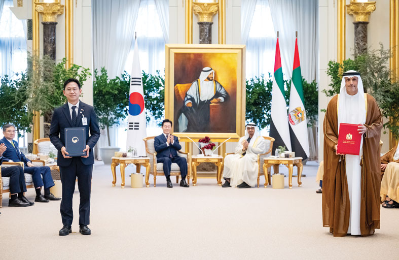 رئيس الدولة والرئيس الكوري يشهدان تبادل عدد من مذكرات التفاهم والاتفاقيات بين البلدين