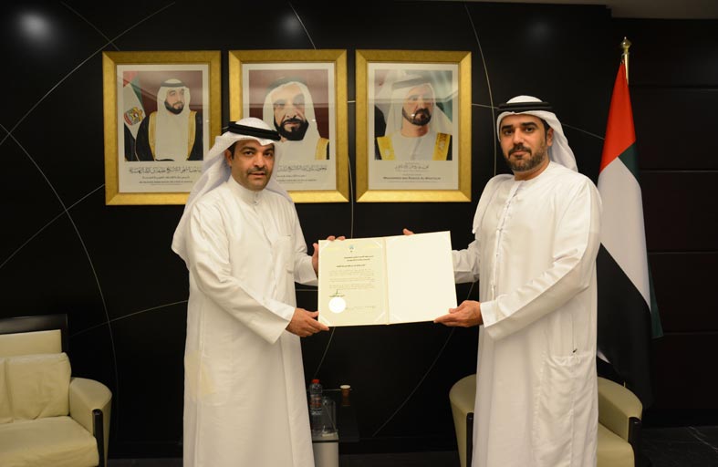 «الخارجية» تتسلم البراءة القنصلية من القنصل العام لدولة الكويت