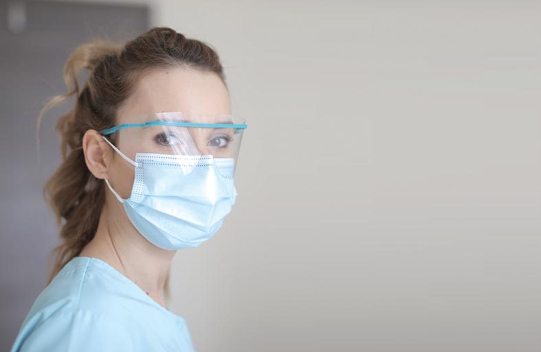 عالم فيروسات: اتركوا المتعافين من كوفيد- 19 وشأنهم