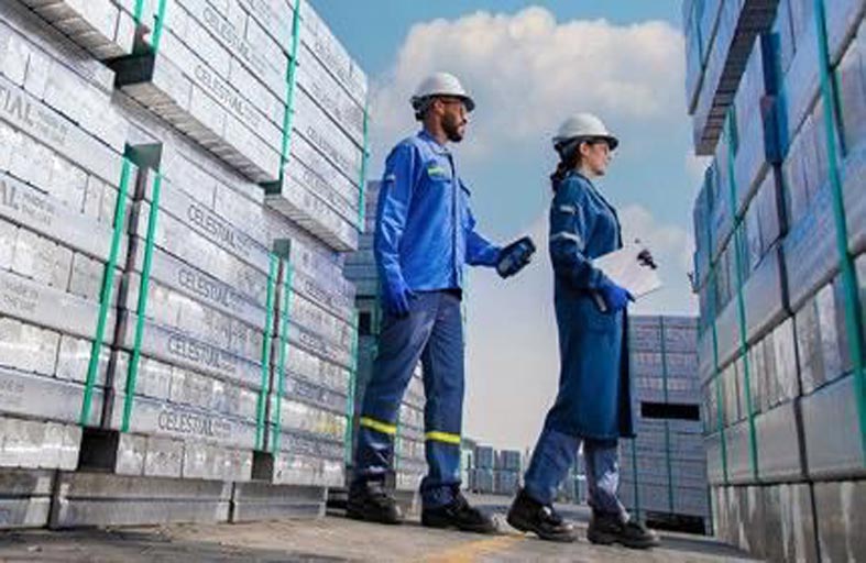 الإمارات للألمنيوم تعزز مكانة الدولة  مركزا عالميا لإنتاج الألمنيوم بالطاقة الشمسية