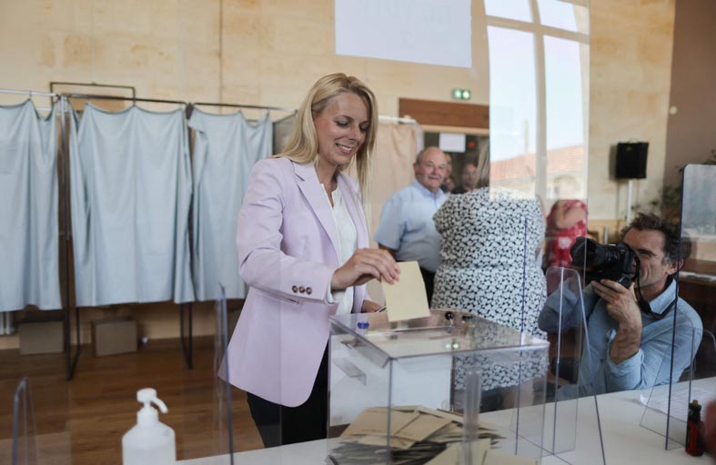 بدء الجولة الأولى من الانتخابات التشريعية الفرنسية