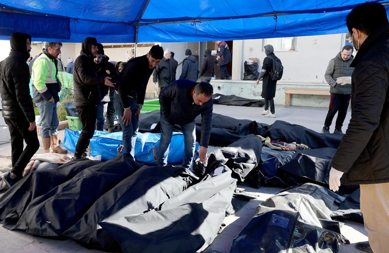 مئات الجثث تتكدس في موقف سيارات في أنطاكية بعد الزلزال