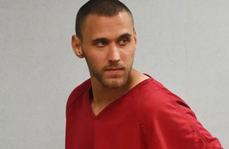 يُهشم رأس والديه ثم يقيم حفلاً 